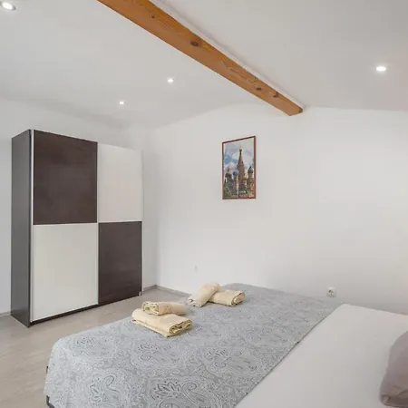 Awesome Home In Crikvenica With House Sea View Holiday home Crikvenica