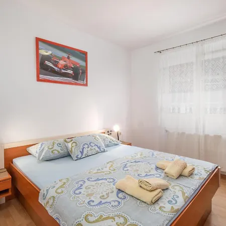 Awesome Home In Crikvenica With House Sea View Holiday home Crikvenica