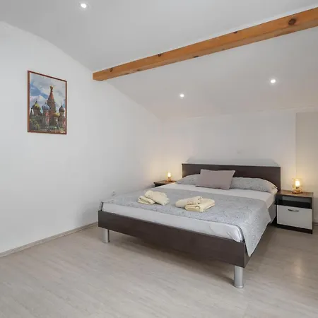 Awesome Home In Crikvenica With House Sea View Crikvenica