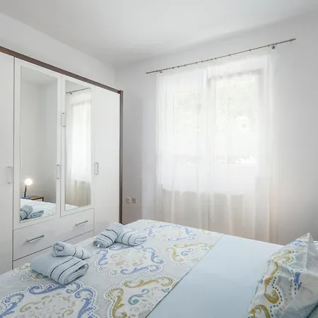 Holiday home Awesome Home In Crikvenica With House Sea View Crikvenica