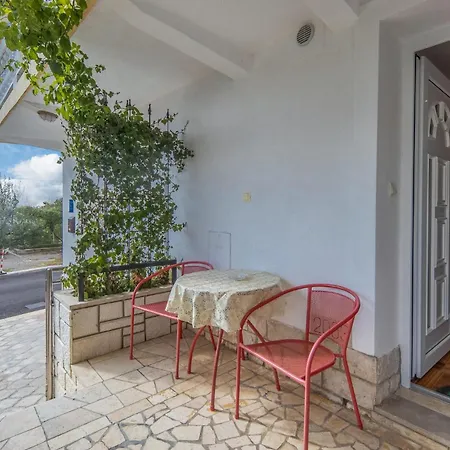 Awesome In With House Sea View