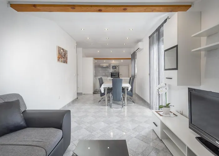 5 Bedroom Stunning In Casa de Férias *