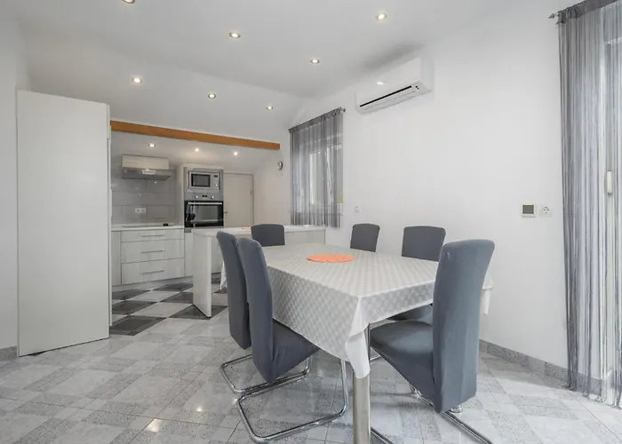 5 Bedroom Stunning In * Crikvenica