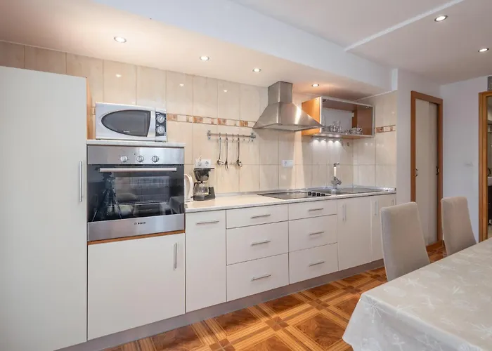 5 Bedroom Stunning In