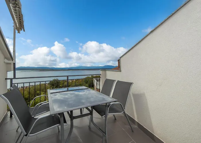 بيت للعطل 5 Bedroom Stunning In *